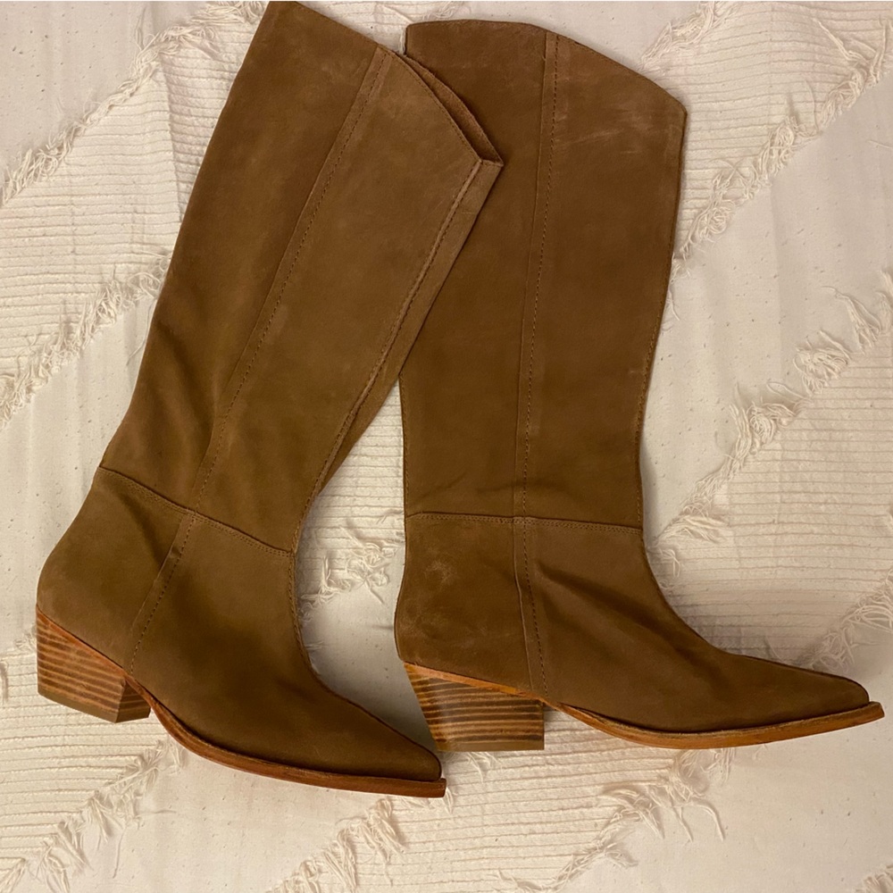 Free people leather boots size 39 NWT